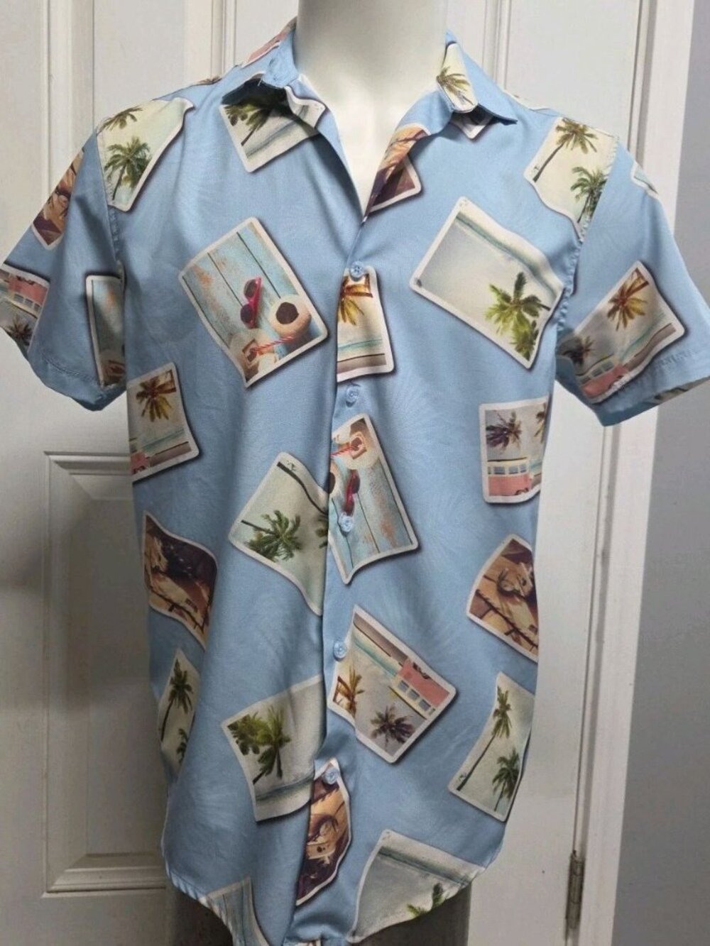 Essex Crossing Men Sz M Shirt Blue Beach Photo Prints Polyester Blend Hawaiian